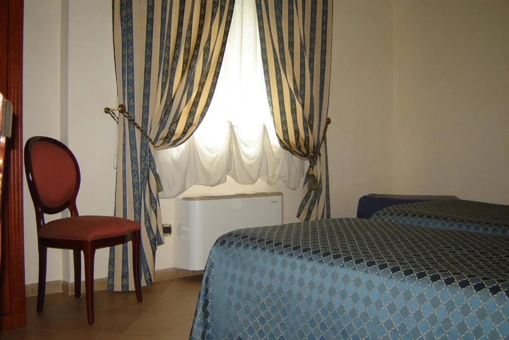 TRIPLE STANDARD Room, d'Angelo Palace, Palermo