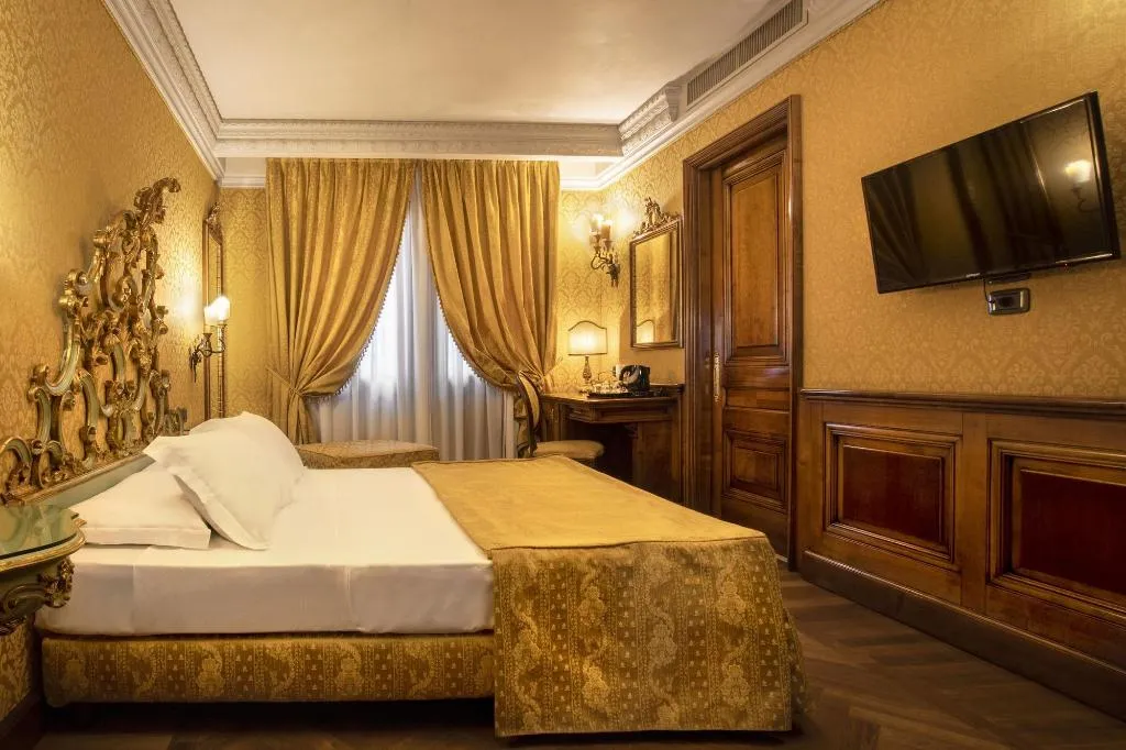 Room, Palazzina Veneziana, Venice