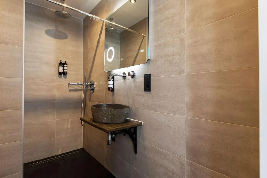 DOUBLE LUXURY Room, Quentin Golden Bear Hotel, Amsterdam