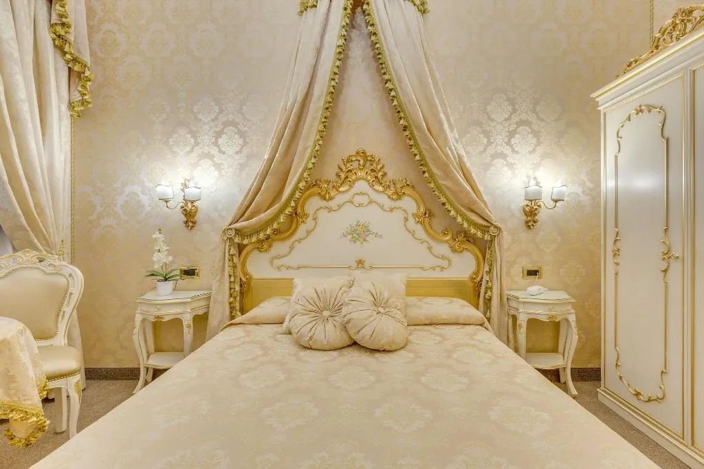 Room, Residenza Veneziana, Venice