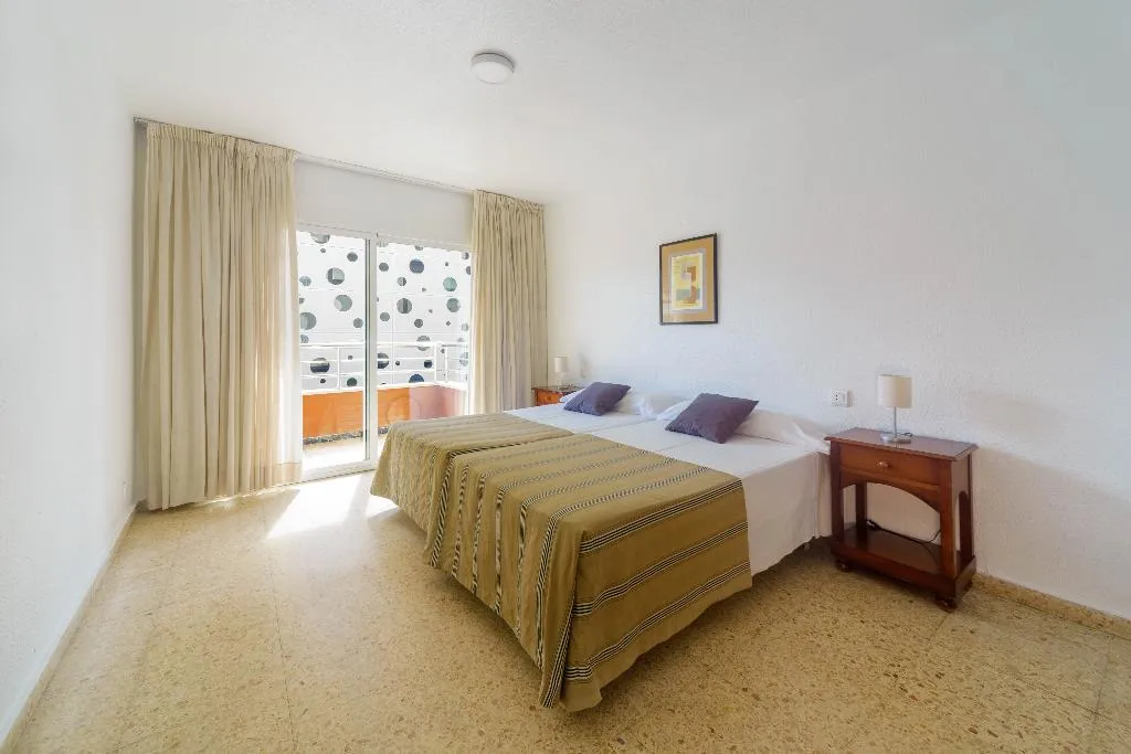 APARTMENT THREE BEDROOMS ONE BATHROOM Room, Apartamentos Maja Beach, Costa Blanca