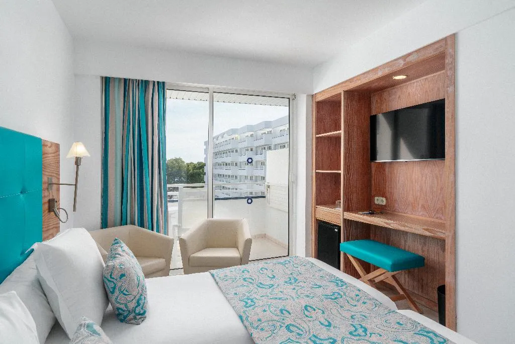 DOUBLE OCEAN FRONT Room, Alua Gran Camp de Mar Hotel, Majorca
