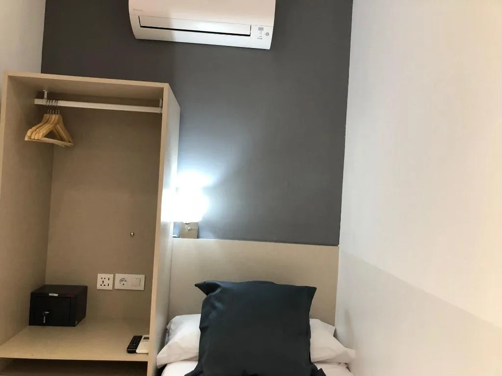 Room, Hostalin Madrid Atocha, Madrid