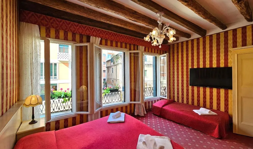 Room, Ca' Messner 5 Leoni, Venice