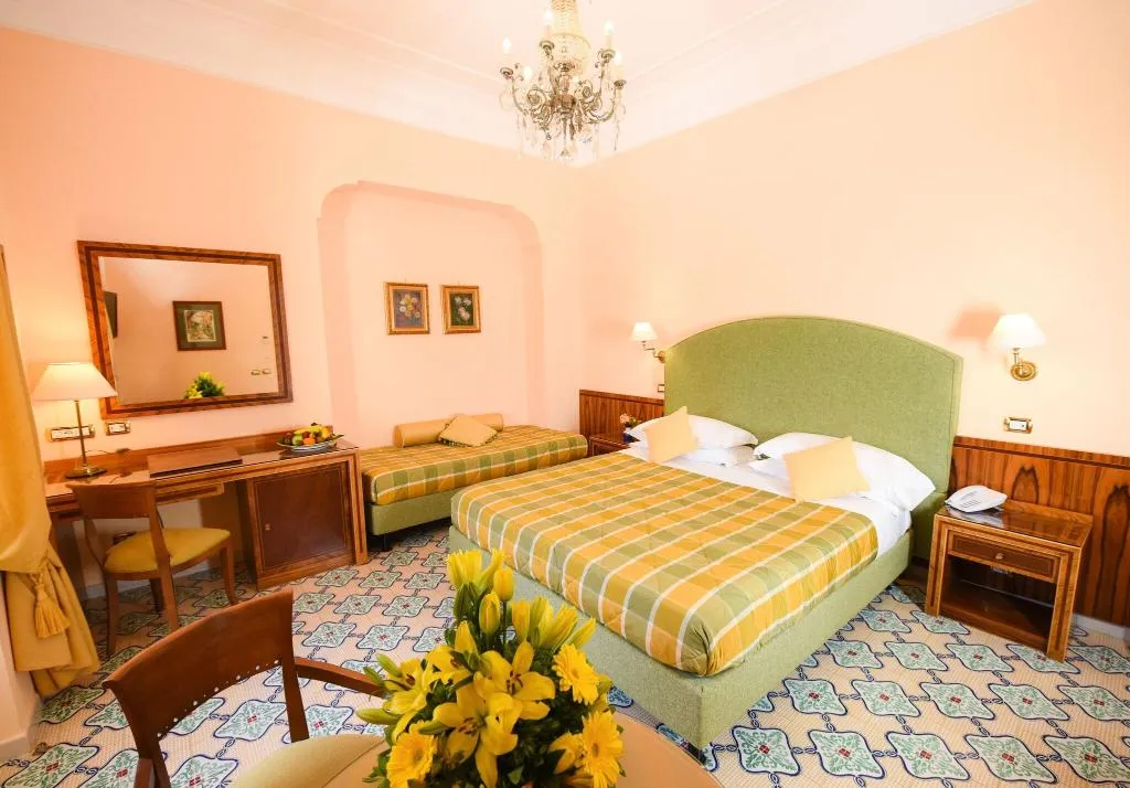 TRIPLE TWO BEDS Room, Antiche Mura, Naples