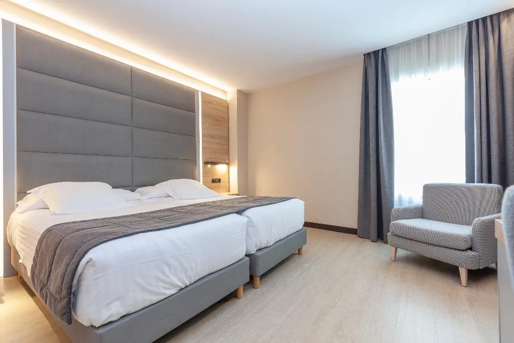 TRIPLE STANDARD Room, Liabeny, Madrid