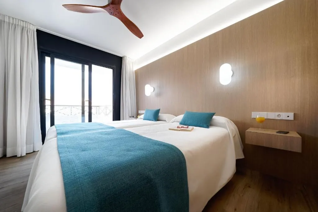 APARTMENT CAPACITY 4 ONE BEDROOM Room, Parque la Paz, Tenerife