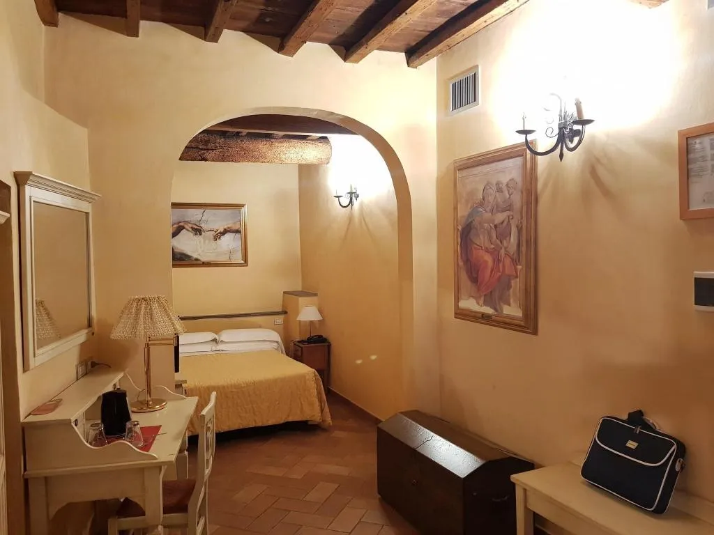 QUADRUPLE STANDARD Room, Porta Faenza, Florence