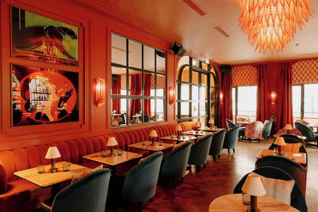 Bar, The Leinster, Dublin