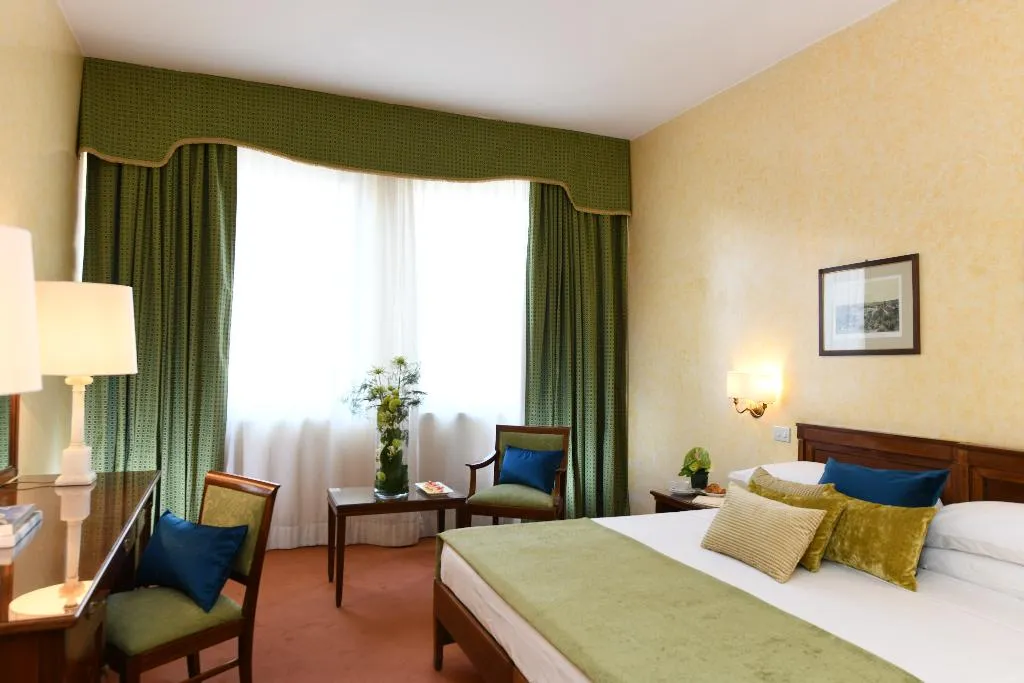 TRIPLE CLASSIC Room, Bettoja Hotel Mediterraneo, Rome