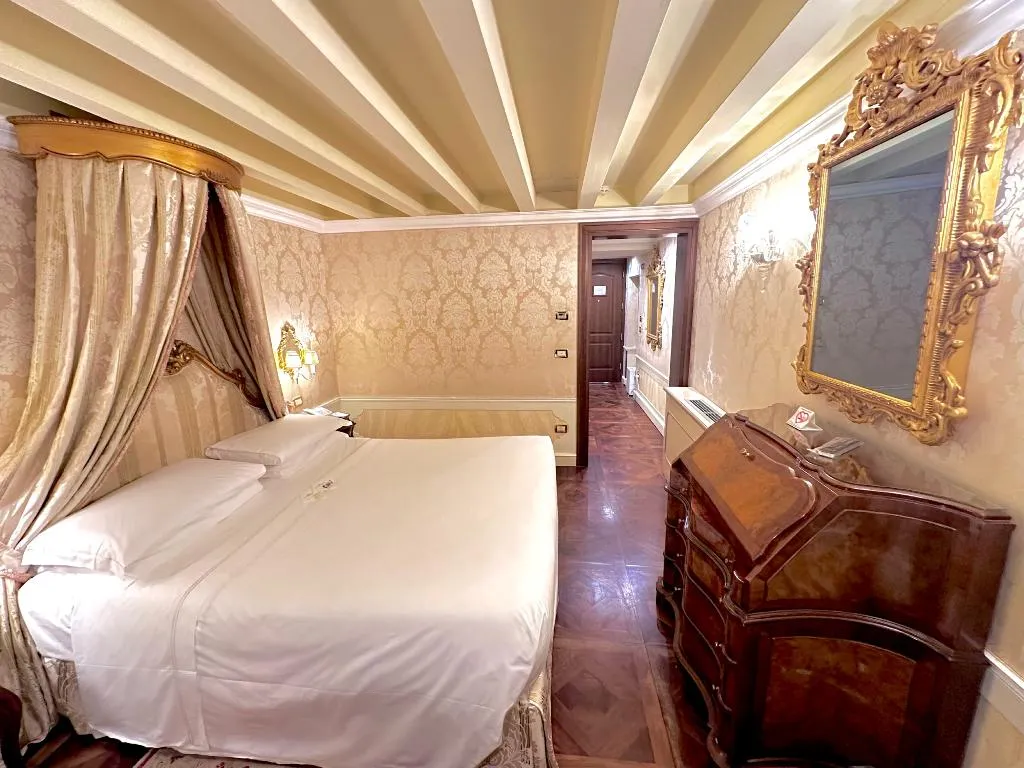 DOUBLE ANNEX Room, Canal Grande, Venice