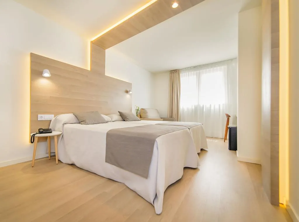 Room, Carlos I, Costa Blanca