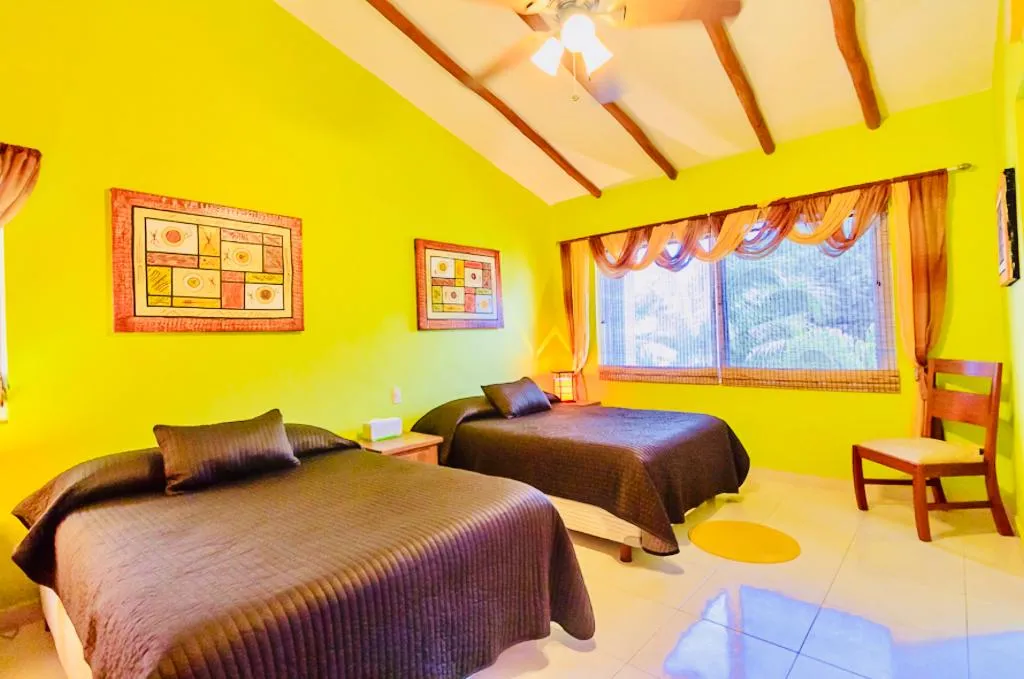 QUADRUPLE QUEEN SIZE BED Room, Dolce Vita Caribe B&B, Playa Del Carmen