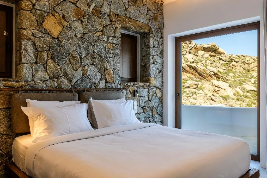 SUITE DELUXE SIDE SEA VIEW Room, Charisma Hotel And Wellness Suites, Mykonos