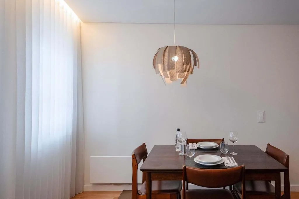 Room, Domum, Porto