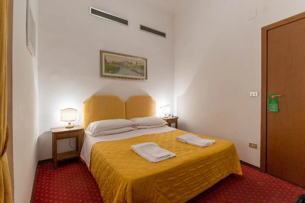 QUADRUPLE CLASSIC Room, Hotel Rex, Florence