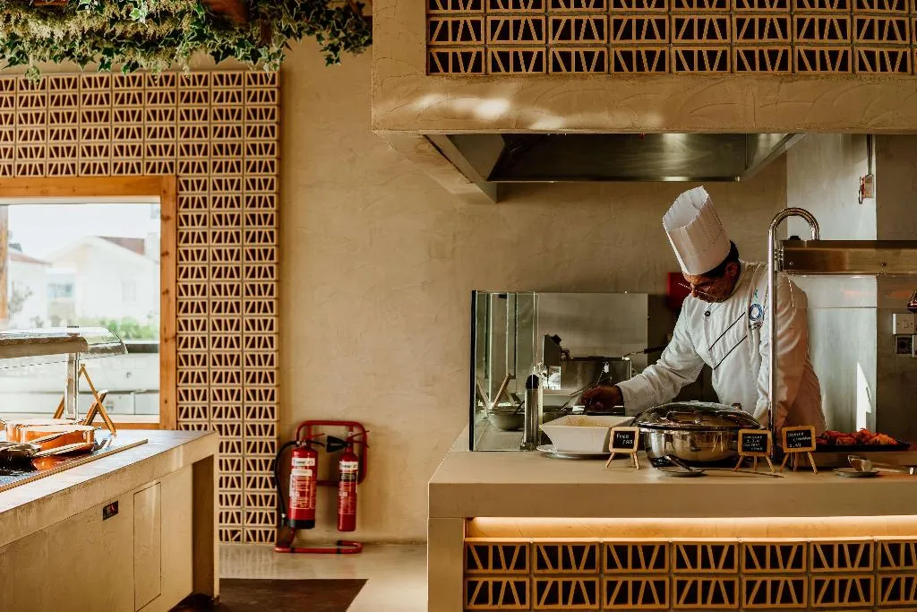 Restaurant, Cavo Zoe Seaside Hotel, Cyprus