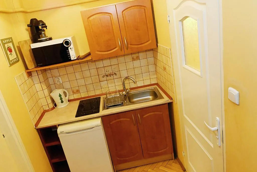 STUDIO CAPACITY 3 Room, P&J Tourist Apartments, Krakow