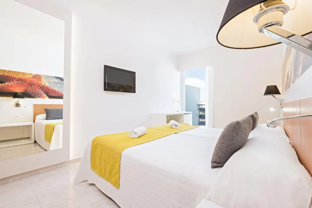 TWIN PREMIUM Room, AzuLine Hotel Pacific, Ibiza