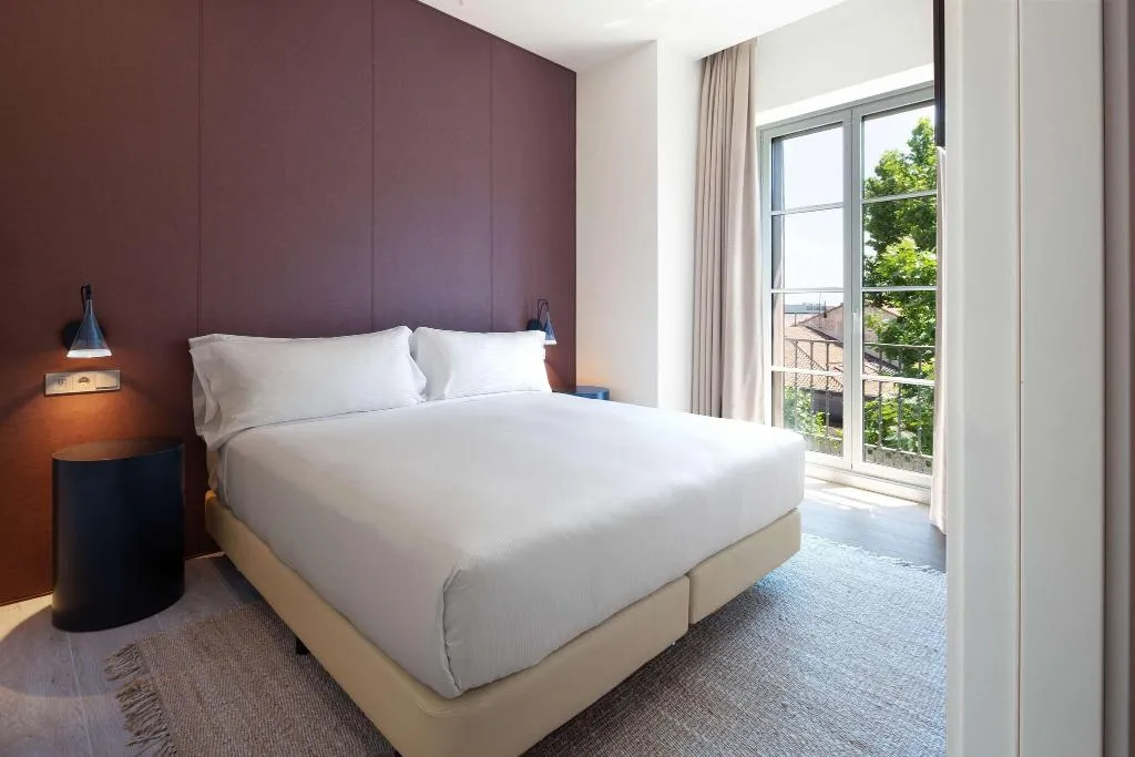 Room, Atocha Hotel Madrid, Tapestry Collection by Hilton, Madrid