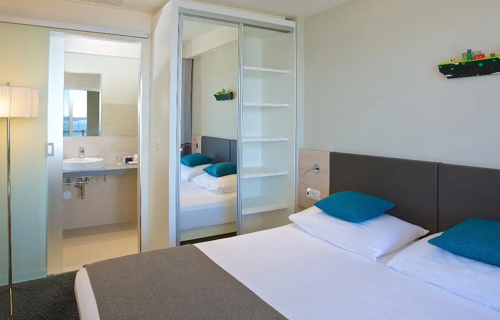 DOUBLE SINGLE USE SIDE SEA VIEW Room, Park Plaza Belvedere, Istria