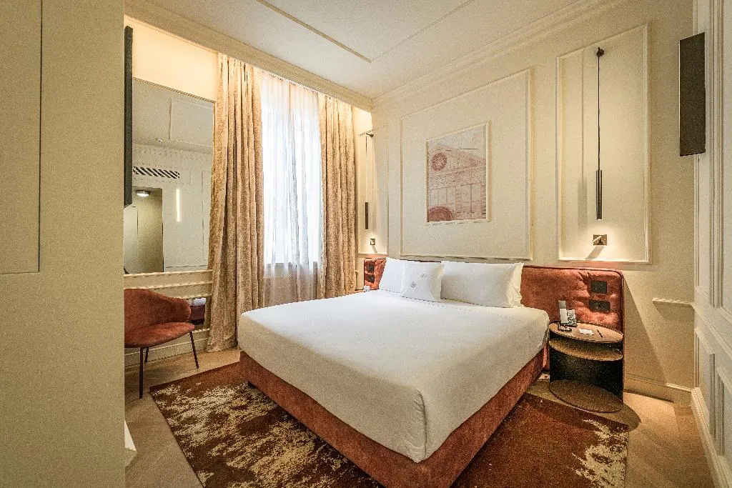 Double or Twin PREMIUM Room, Palazzo Montebello, Florence