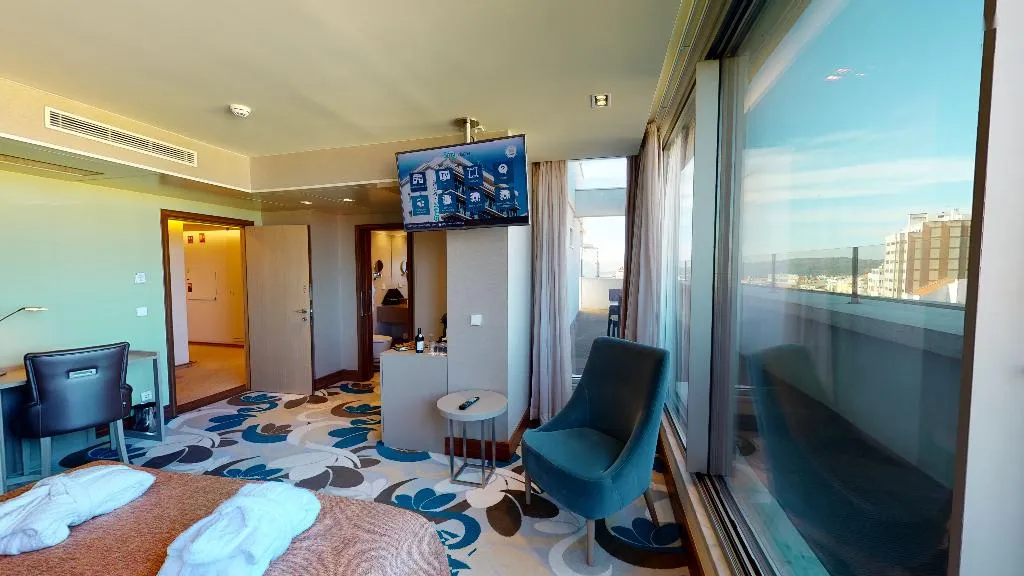 DOUBLE SUPERIOR WITH TERRACE Room, Smy Lisboa, Lisbon