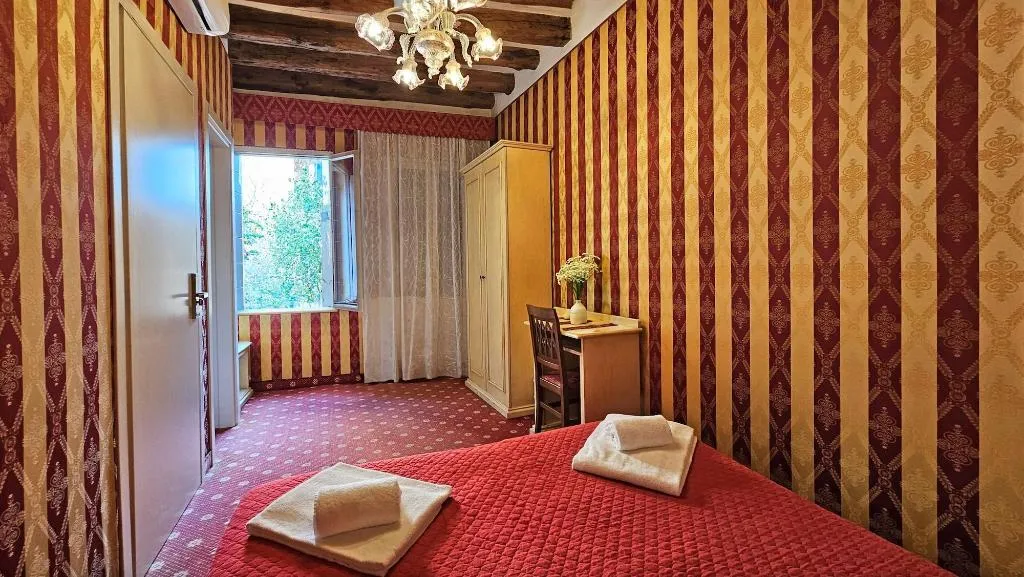 Room, Ca' Messner 5 Leoni, Venice