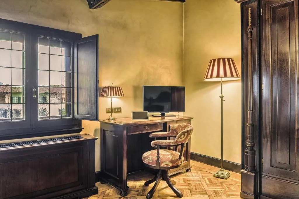 SINGLE CLASSIC Room, Grand Hotel Baglioni, Florence
