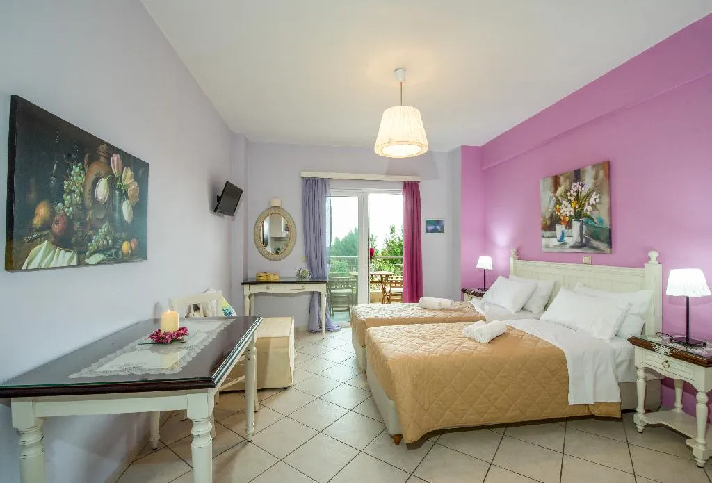 STUDIO DELUXE WITH TERRACE Room, Stamatakis Boutique Studios, Crete