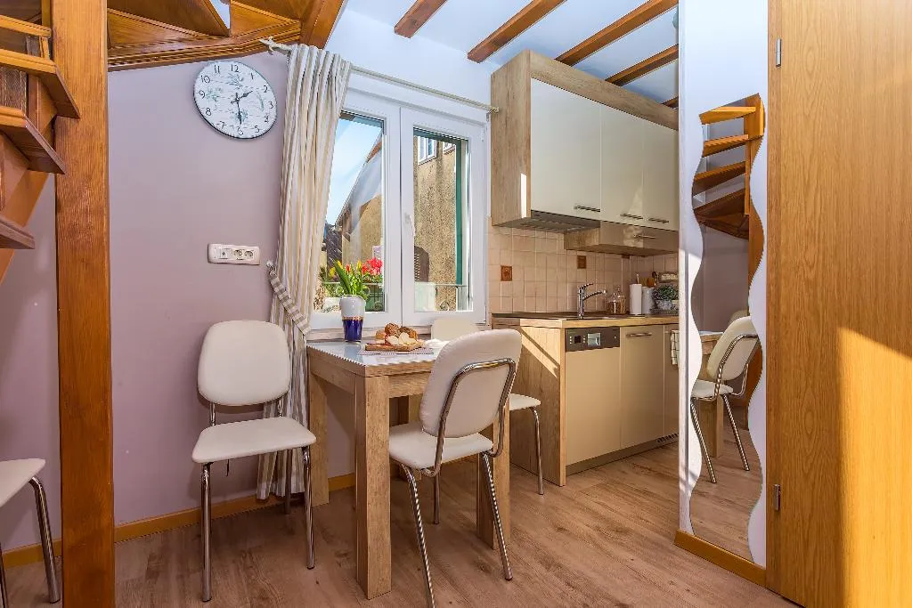 APARTMENT WITH BALCONY Room, Luxury Apartment And Rooms Godimento, Split