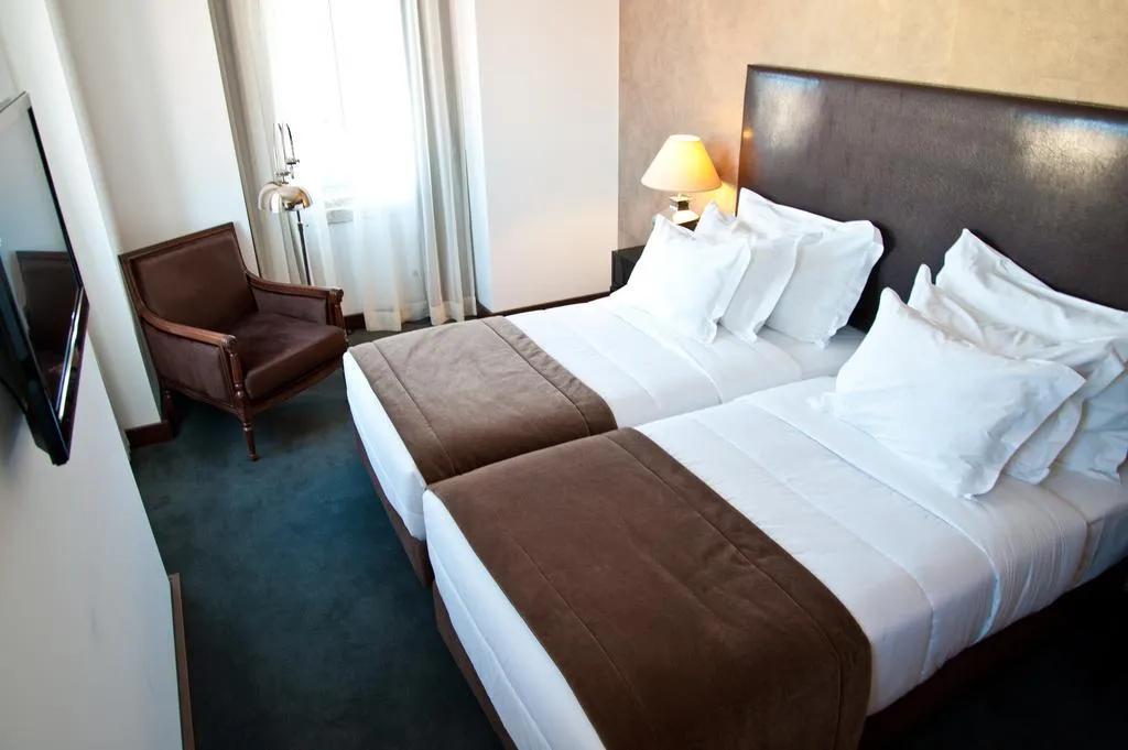 Double or Twin DELUXE RIVER VIEW Room, Lisboa Carmo Hotel, Lisbon