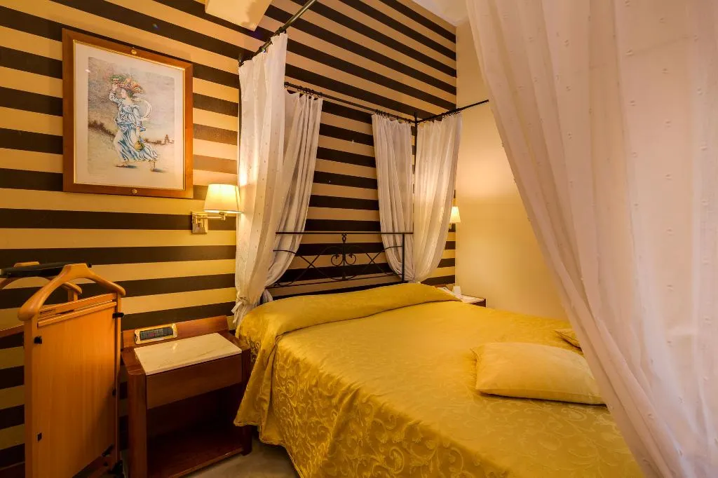 Double or Twin CLASSIC Room, Roma, Florence