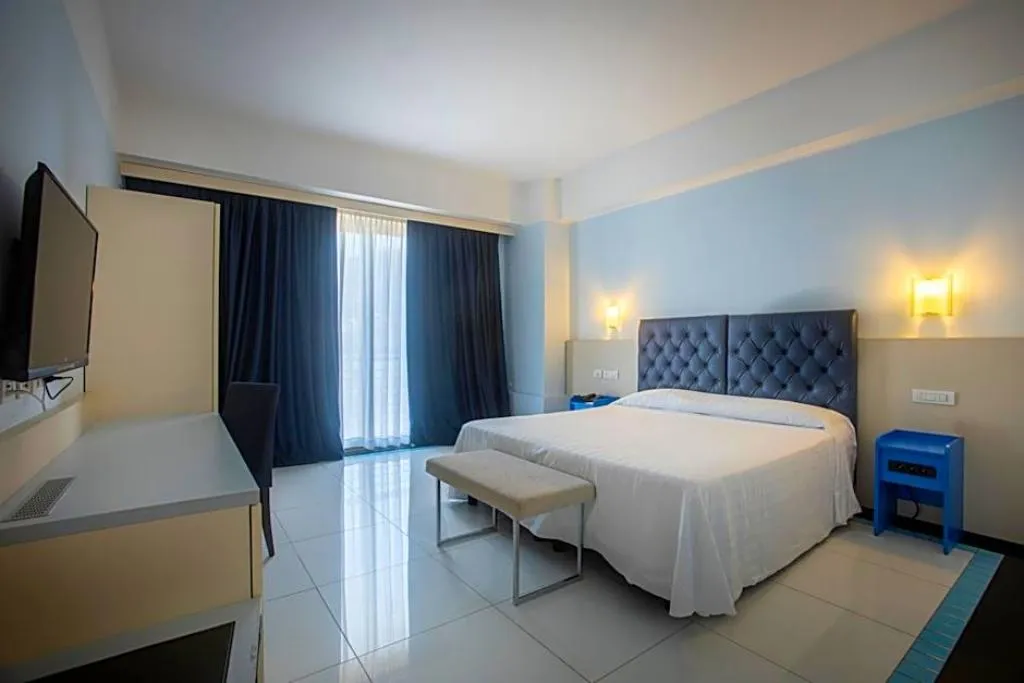 SINGLE STANDARD Room, Grand Hotel Salerno, Naples