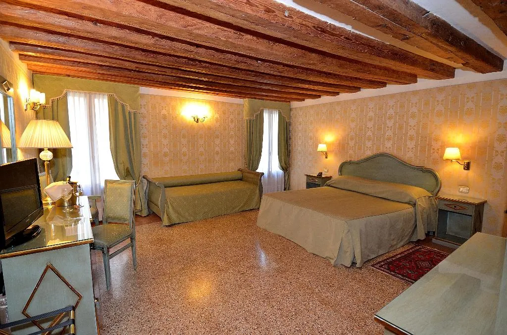 TRIPLE DELUXE Room, Locanda La Corte, Venice