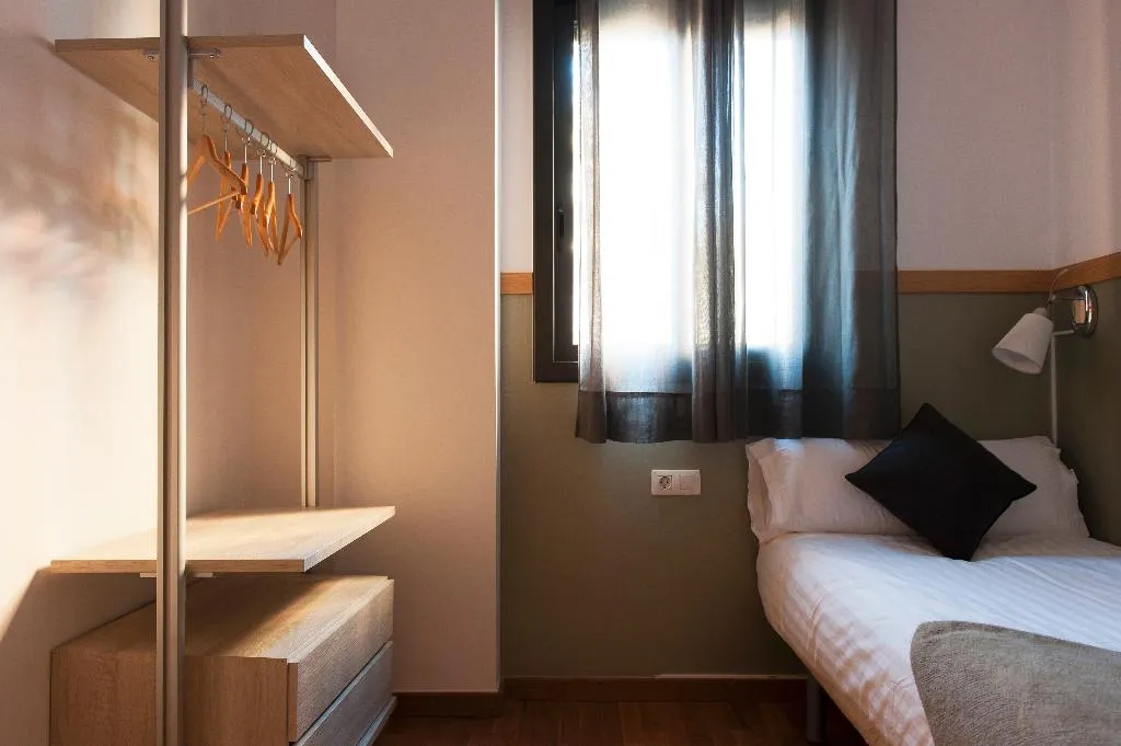 APARTMENT THREE BEDROOMS Room, MH Apartments Gracia, Barcelona