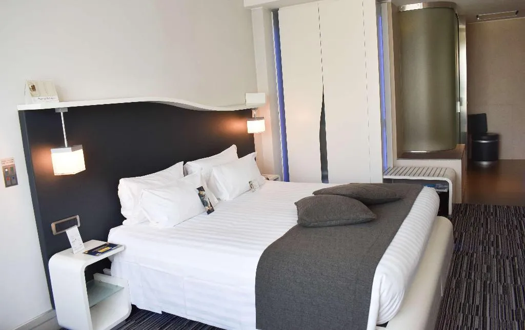 TRIPLE DELUXE KING BED Room, Best Western Premier Hotel Royal Santina, Rome
