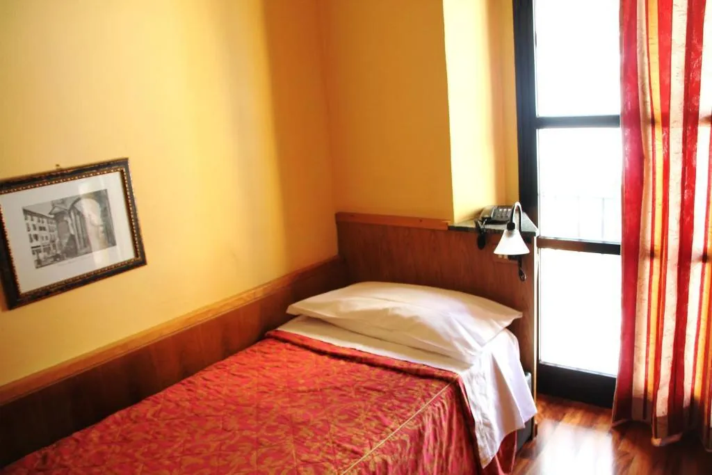 SINGLE STANDARD Room, Hotel Vecchia Milano, Milan