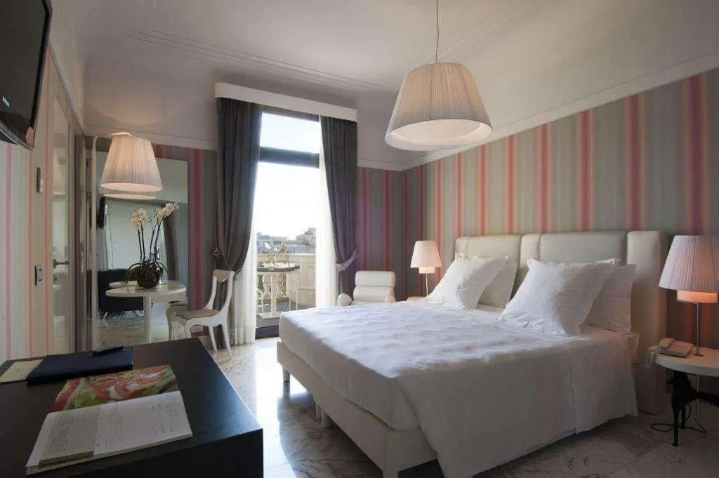 Room, Grand Hotel Palace Rome, Rome