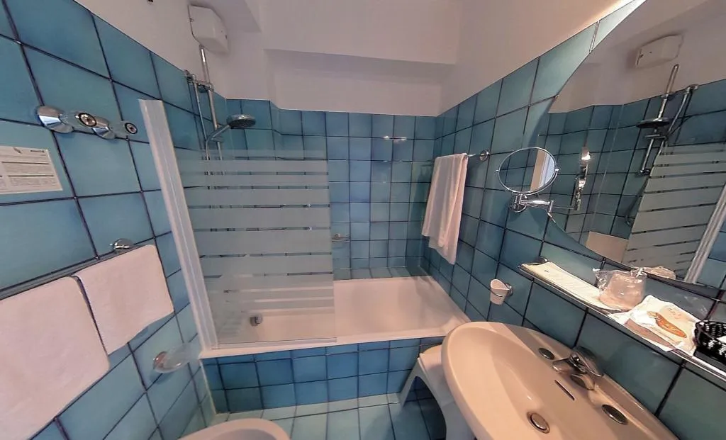 TRIPLE TWO BEDS Room, Hotel Le Fioriere, Naples