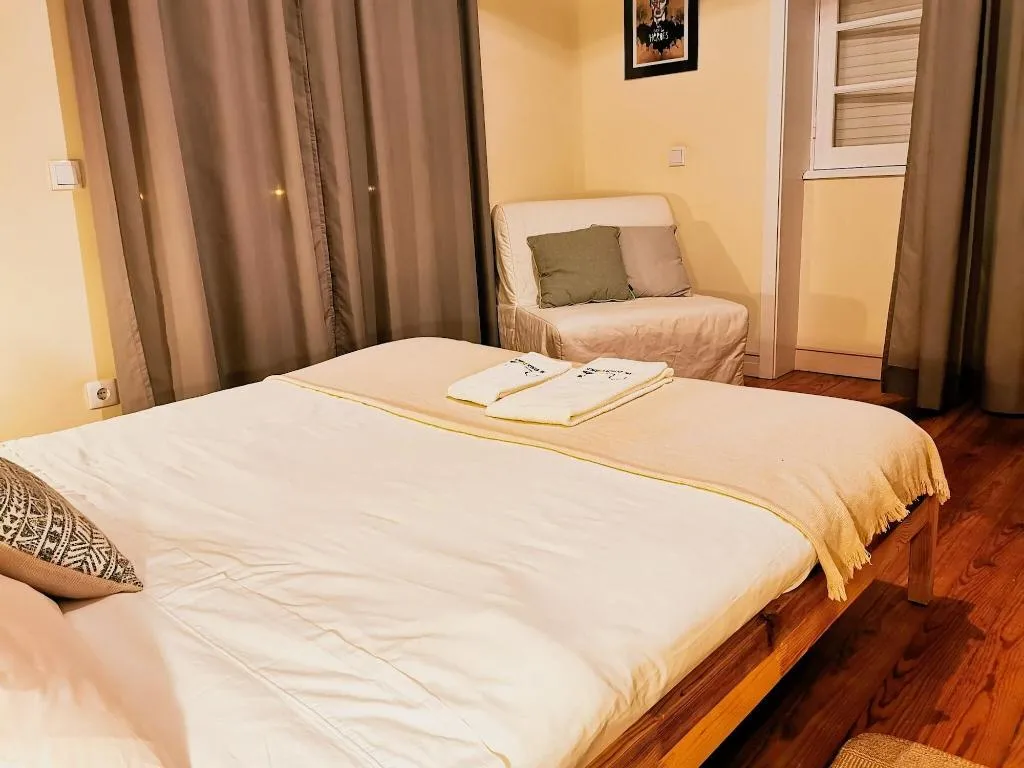 Room, The Beach Corner Guesthouse, Porto
