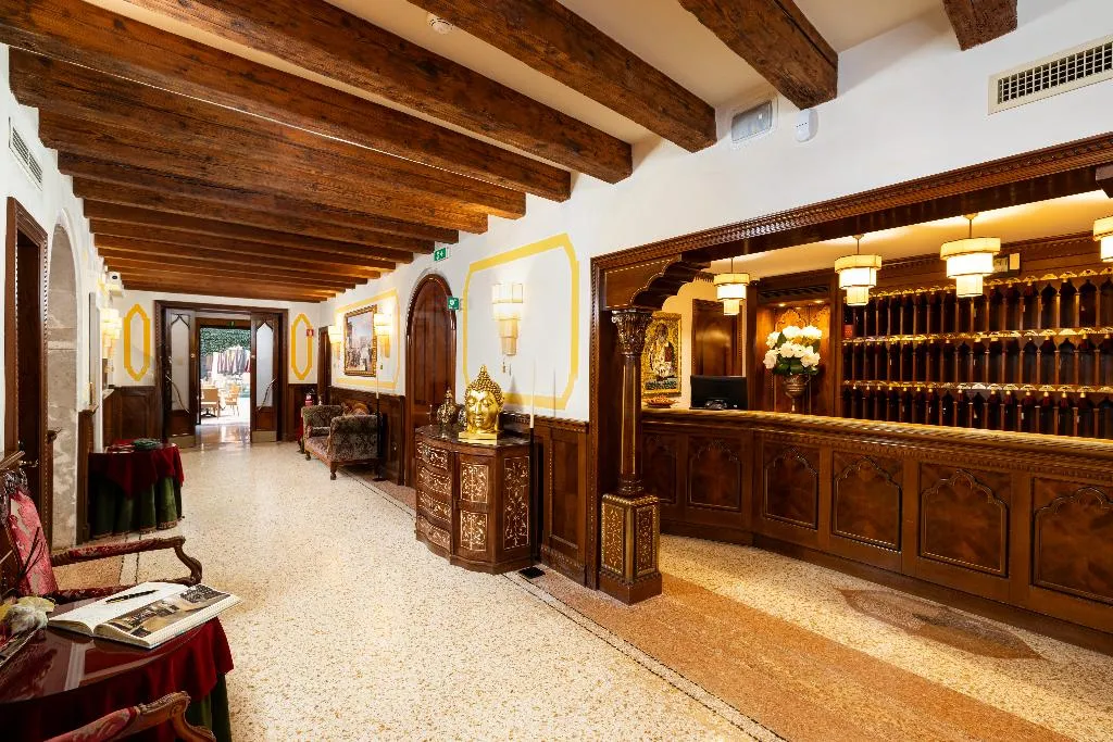 Lobby, Ai Mori d'Oriente, Venice