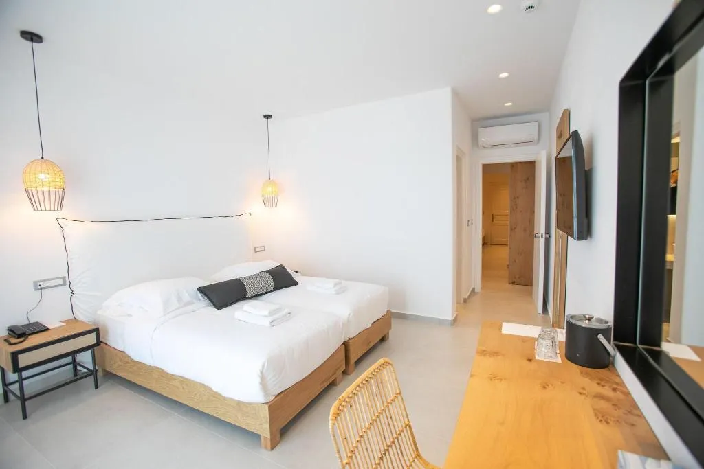 Double or Twin DELUXE Room, The George Hotel, Mykonos