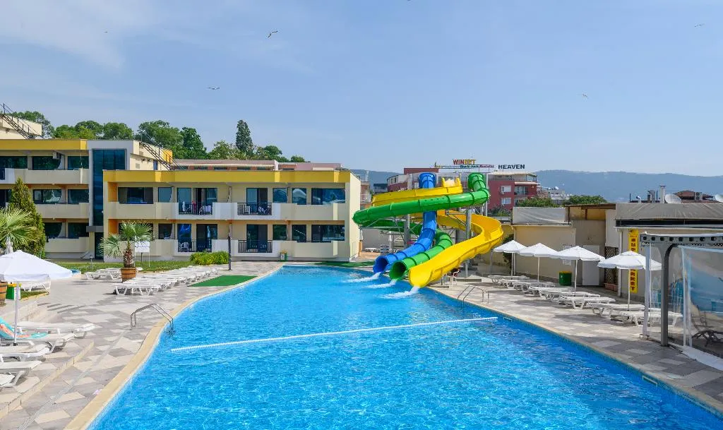 Pool, Glarus, Bourgas