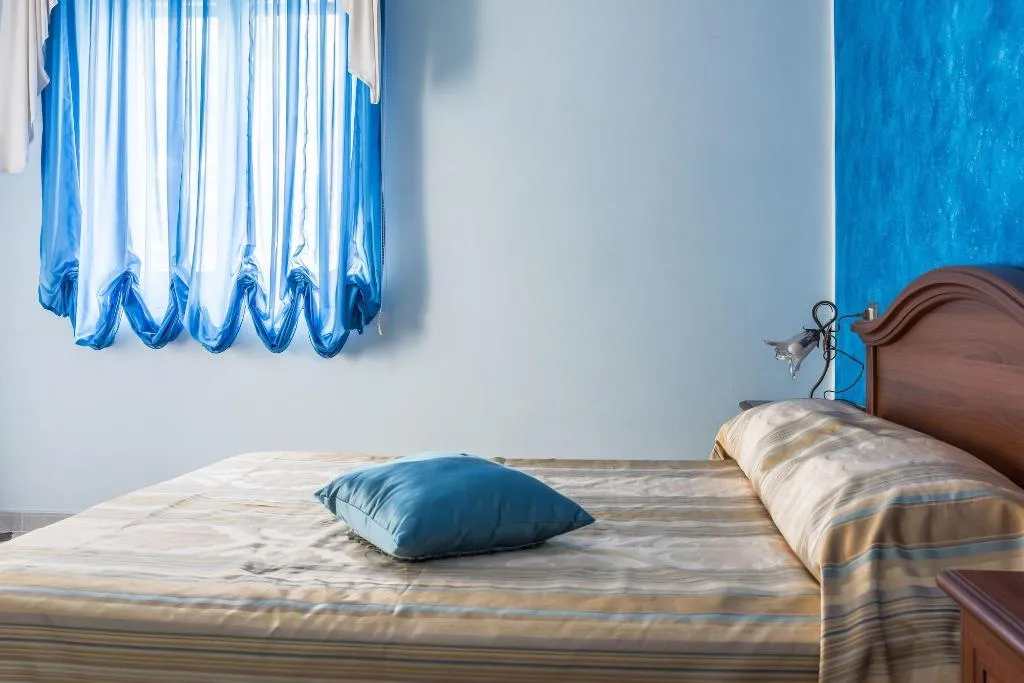 Room, La Mortella, Naples