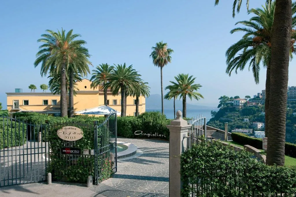 General view, Grand Hotel Angiolieri, Naples