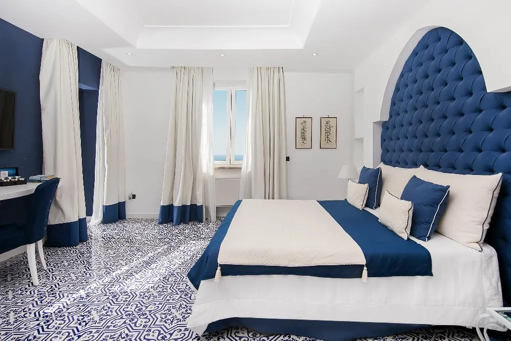JUNIOR SUITE SEA VIEW WITH TERRACE Room, Le Agavi hotel, Naples