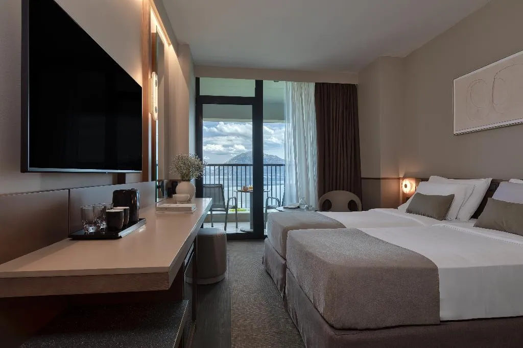FAMILY ROOM CAPACITY 4 Room, Airotel Achaia Beach, Athens