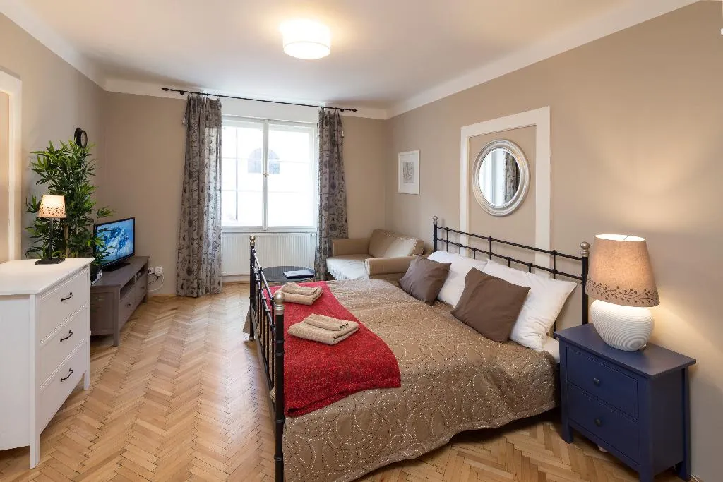FAMILY ROOM CAPACITY 10 Room, Old Town - Templova Apartments, Prague