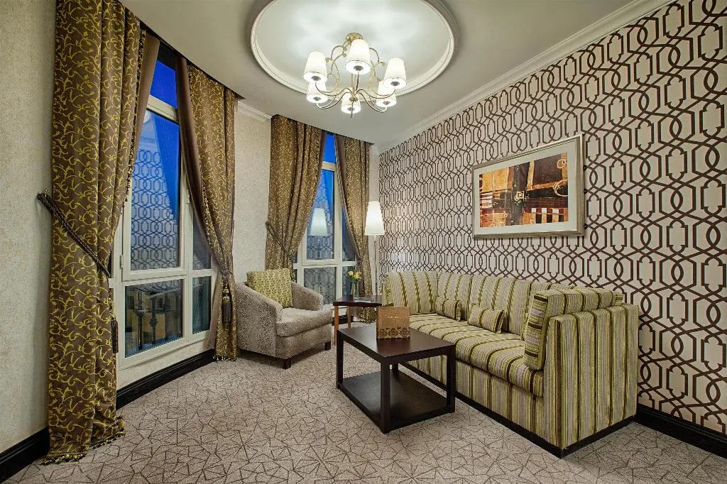 Room, Kempinski Palace Cairo, Cairo